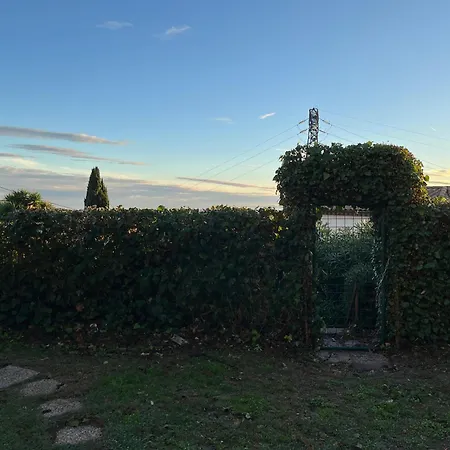 Апартаменты Deux-pieces Avec Piscine Et Vue A