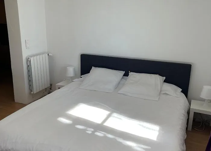 Deux-pieces Avec Piscine Et Vue A Ницца